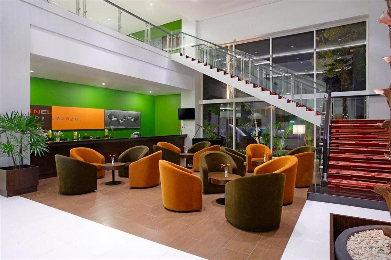 Hotel Santika Palu Exterior foto