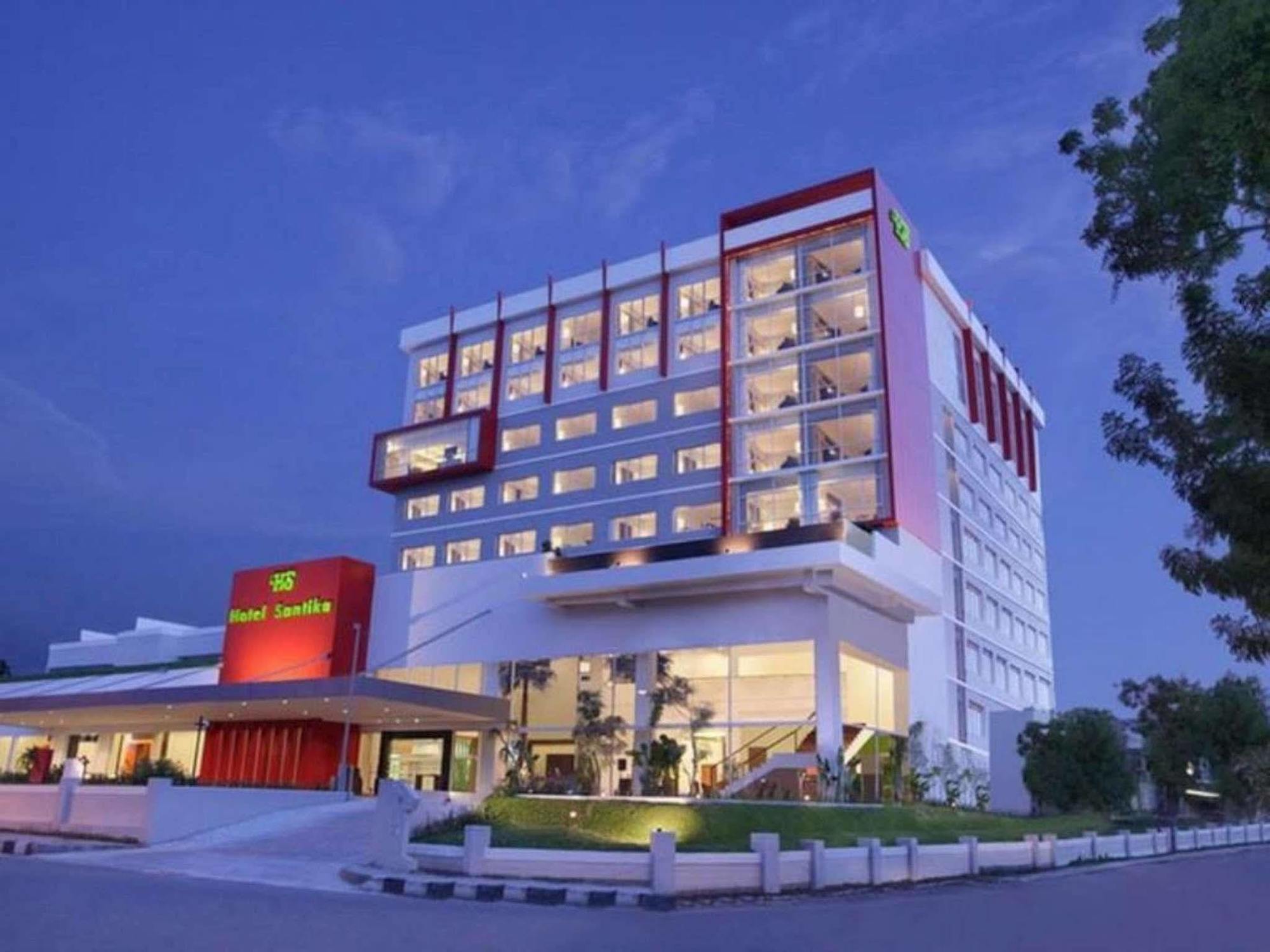 Hotel Santika Palu Exterior foto